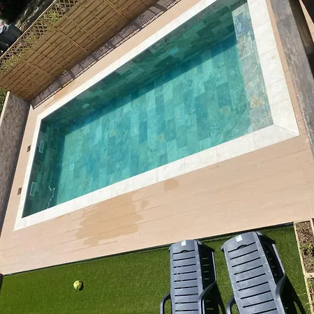 Sissi Kim Avec Piscine